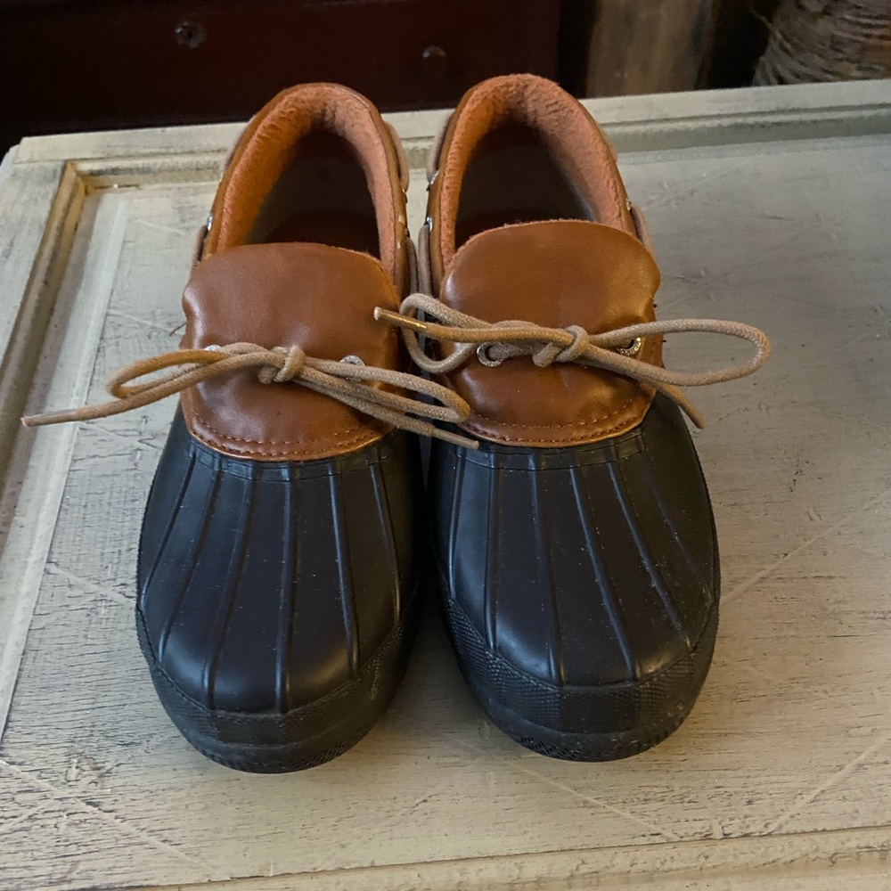 Women’s Sperry top-slider rubber duck boat
Size 8